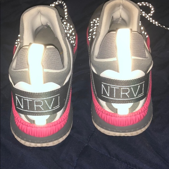 Reflective Puma shoes - Picture 3 of 5